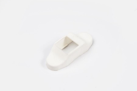 maskownica-prowadnicy-tasmy-14-mm-dwurolkowej-biala